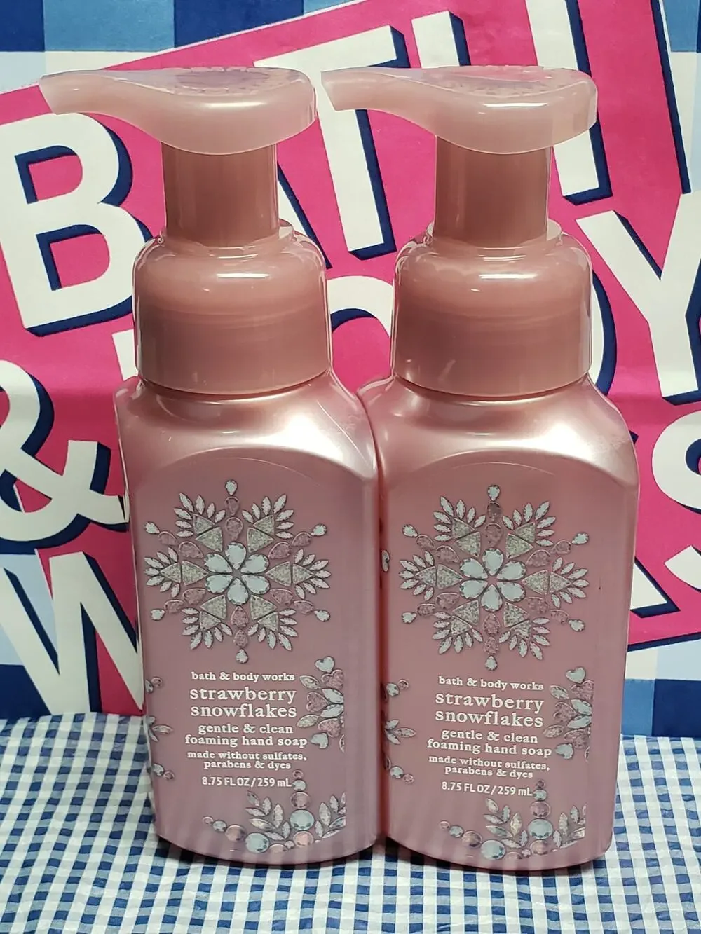 BBW Strawberry Snowflakes Gentle and Clean Foaming Hand Soap 2 Pack
